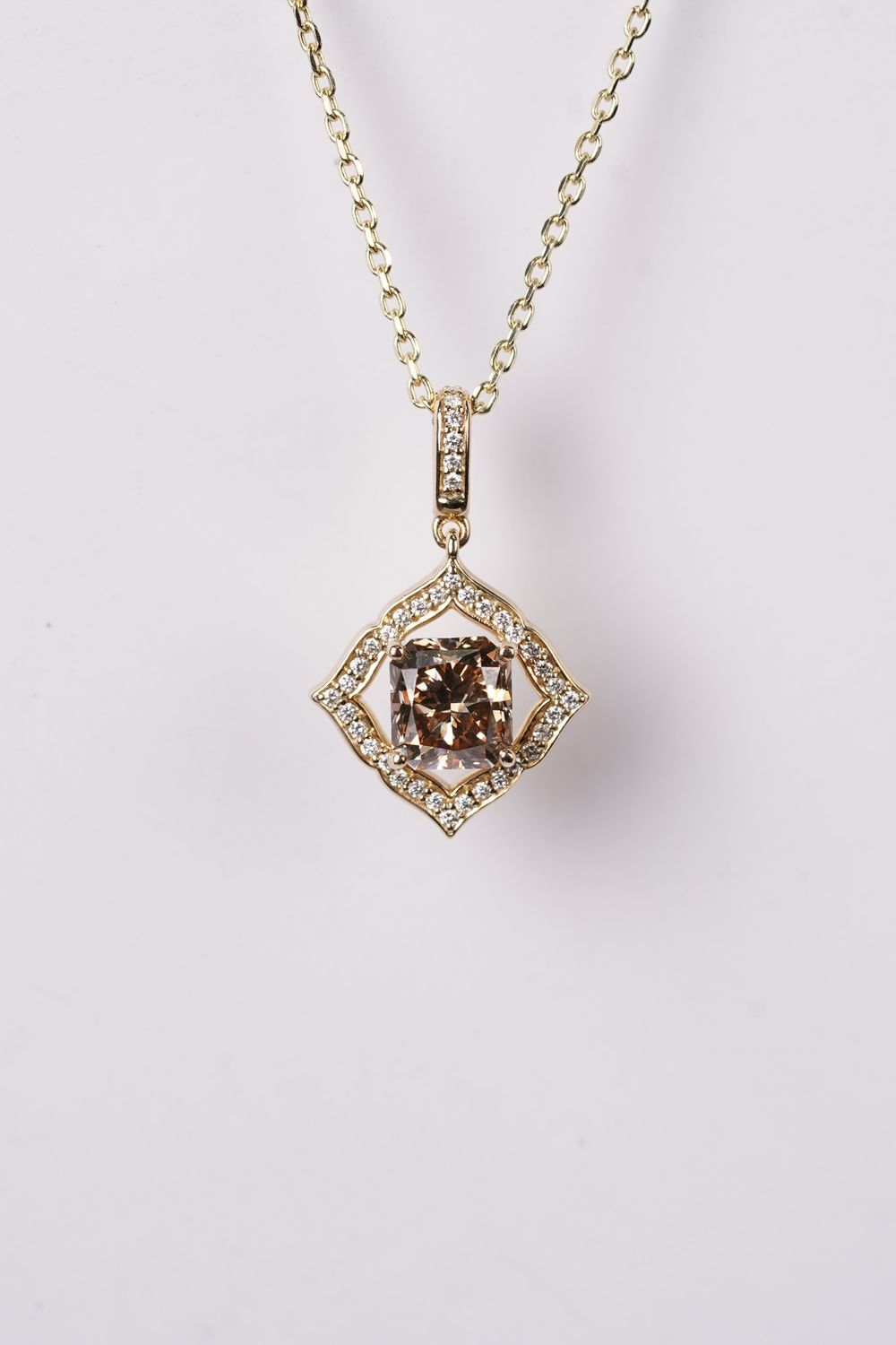 NNTT- 14KY 5.90g 2.39ctw (2.04ctr) FB/VS2 Diamond Halo Necklace 16-18&quot;