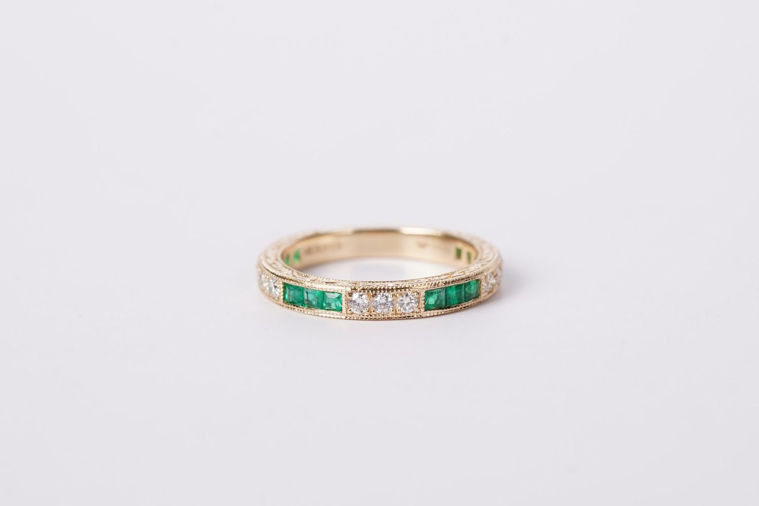 LVAX- 18KY 3.00g .82ctw Emerald &amp; Diamond Vintage Inspired Ring (size 6.75)