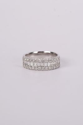 VDII- 14KW 4.60g 1.89ctw Diamond Baguette &amp; Round Fashion Ring (size 7)