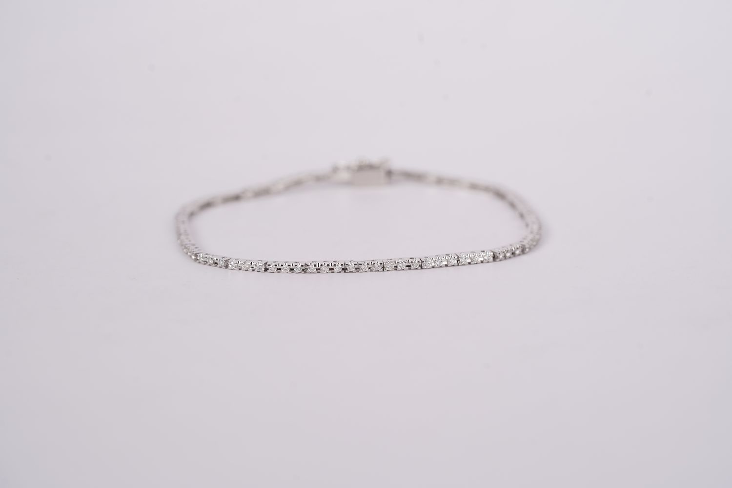 BTTX- 18KW 5.79g 1.00ctw Diamond Tennis Bracelet 7&quot;