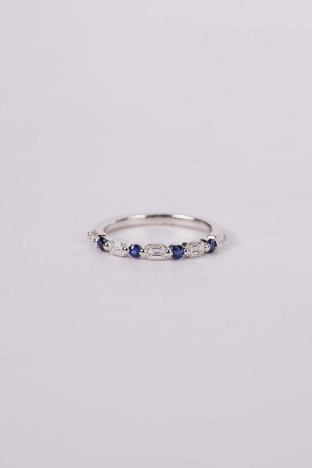 VVBB- 14KW 2.10g .65ctw Sapphire &amp; Emerald Diamond Single Prong Stackable Band (size 6.5)