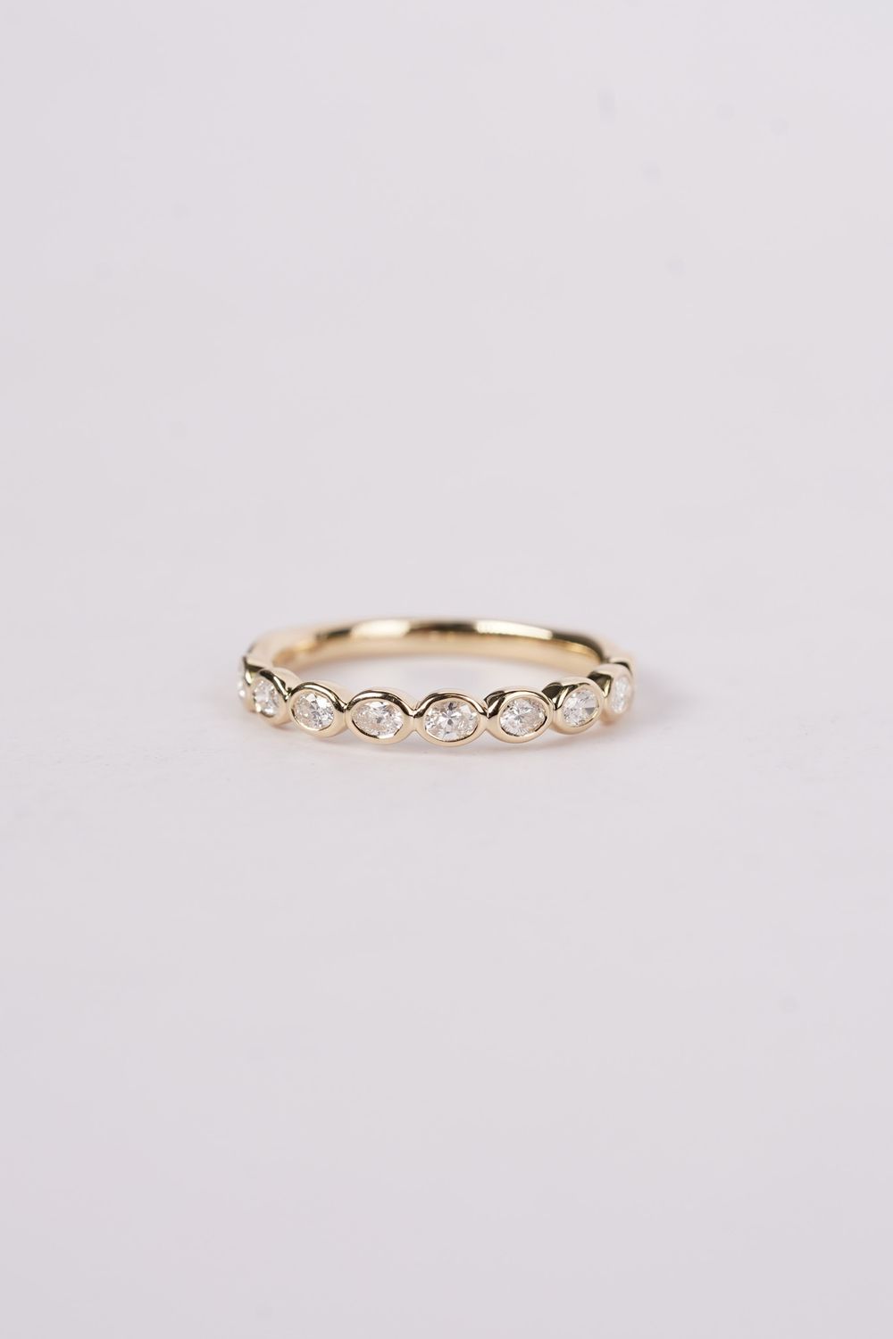LTVX- 14KY 2.00g .45ctw Oval Diamond Bezel Stackable Ring (size 6.5)