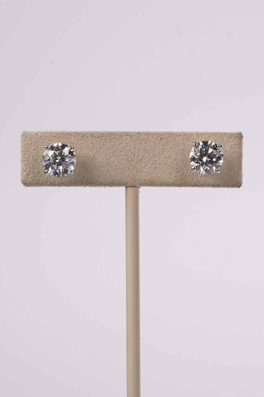 ELTX- 14KW 3.08ctw E-F/VS Round Lab Grown Diamond Stud Earrings