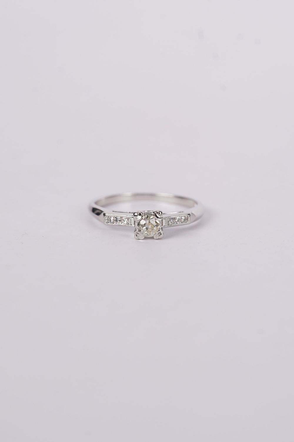 VAE- 14KW 1.96g .25ctw Diamond Antique Ring (size 7)