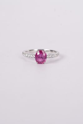 VRTT- 18KW 2.83g 1.79ctw (1.53ctr) Ruby &amp; Diamond Fashion Ring (size 6.5)