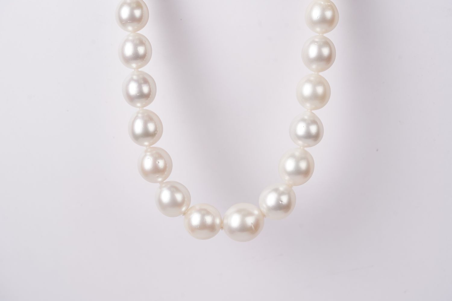 DETT- Silver 13-14mm South Sea Pearl Strand 16.5&quot;