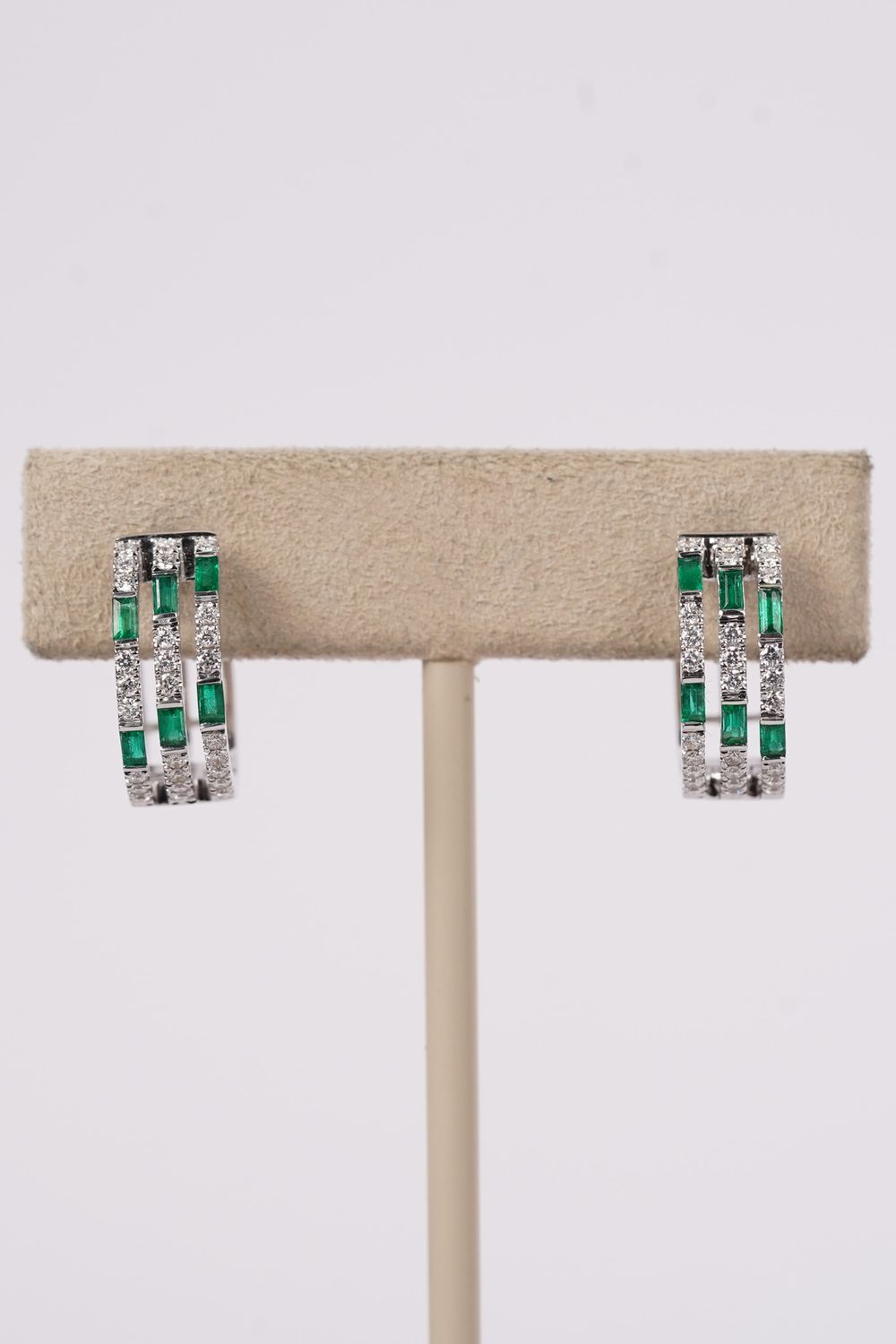 VDTT- 18KW 5.53g .86ctw Emerald &amp; Diamond Fashion Hoop Earrings