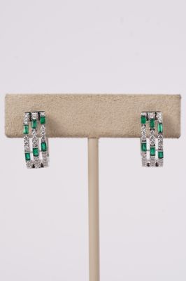 VDTT- 18KW 5.53g .86ctw Emerald &amp; Diamond Fashion Hoop Earrings