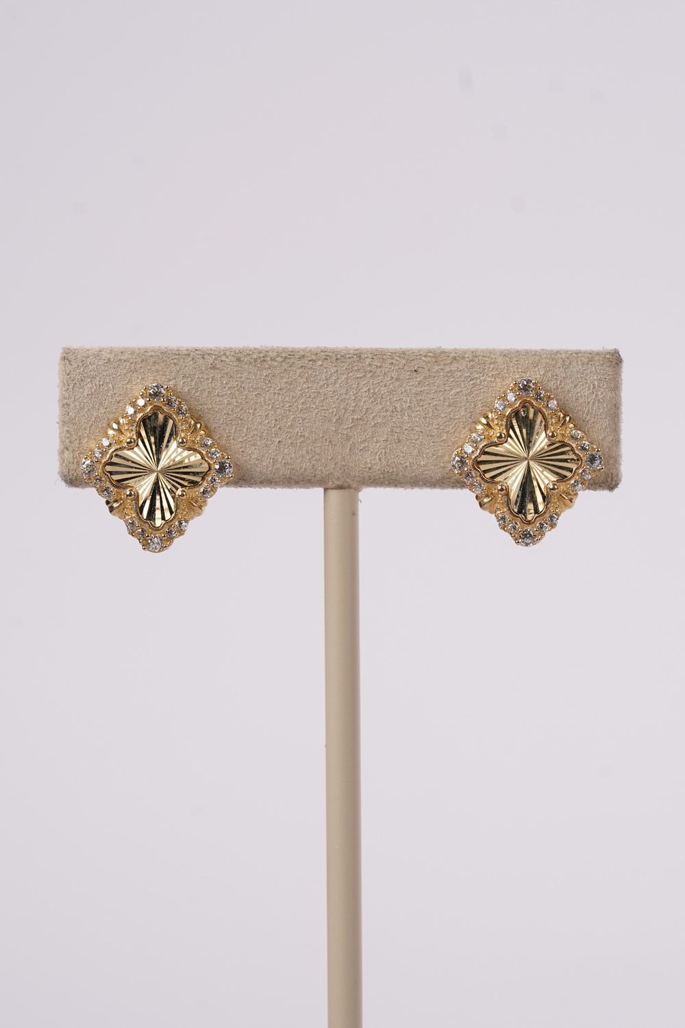 VVI- 10KY 2.07g .10ctw Diamond Fashion Earrings