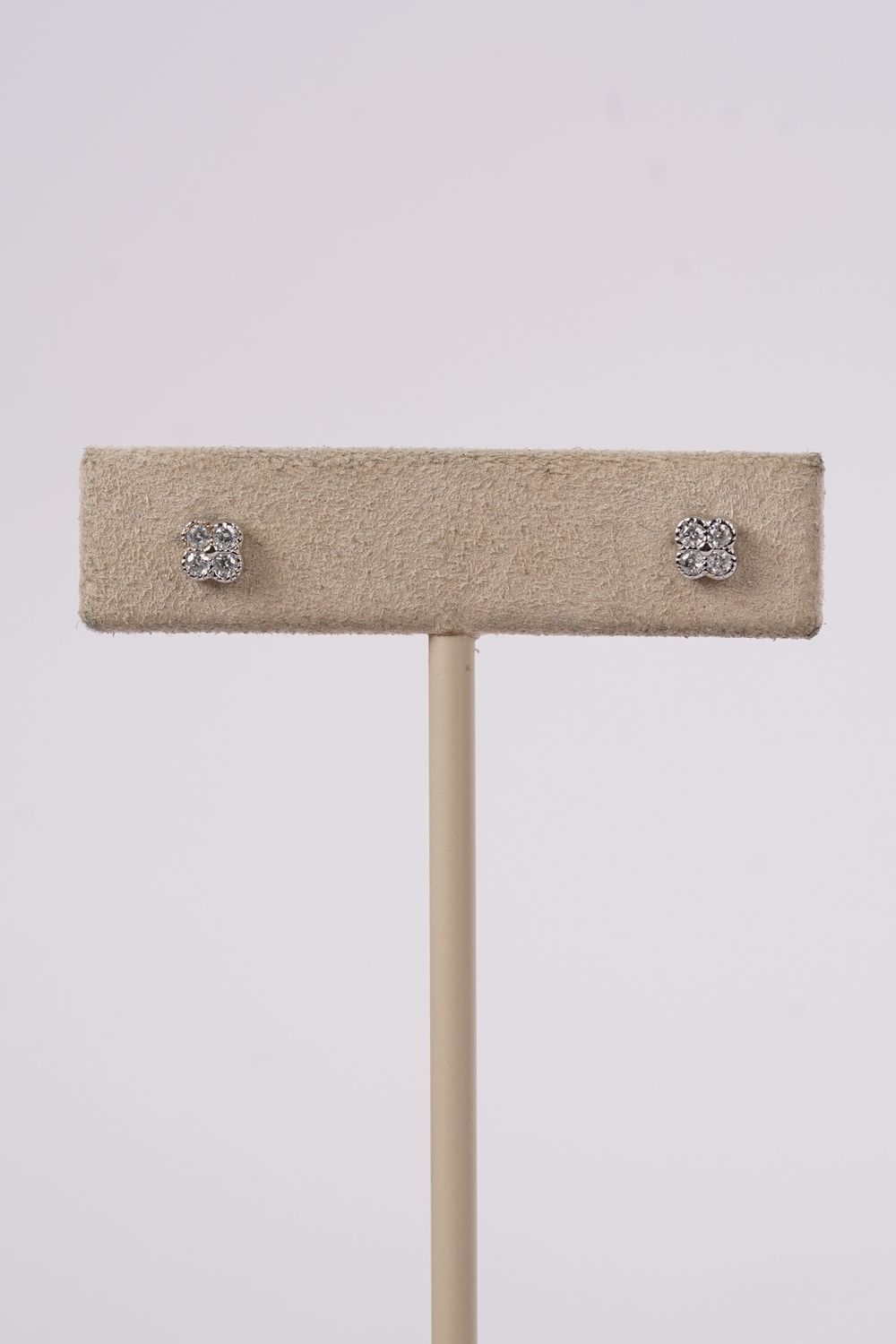 VDR- 14KW .89g .13ctw Diamond Clover Earrings