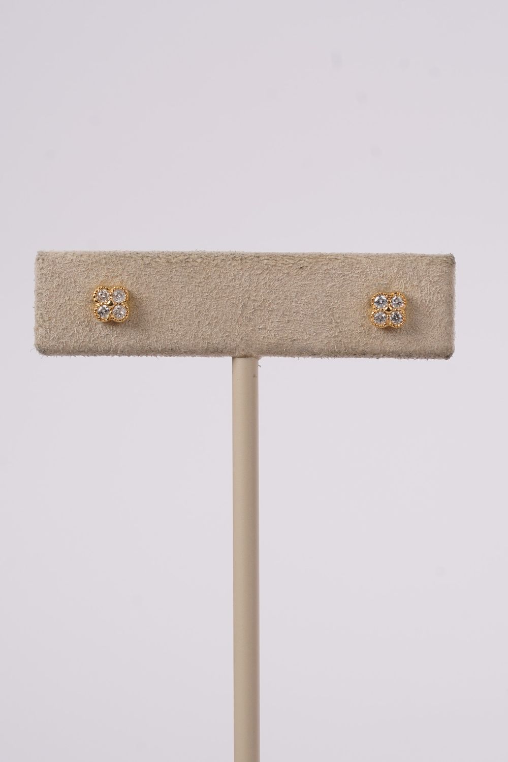 VDR- 14KY .89g .13ctw Diamond Clover Earrings