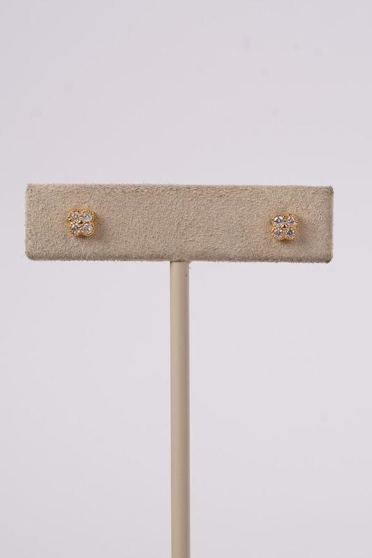 VDR- 14KY .89g .13ctw Diamond Clover Earrings