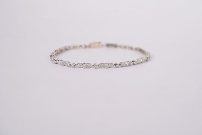 VATT- 18KW 8.45g 1.00ctw Diamond Fashion Tennis Bracelet 7.5&quot;
