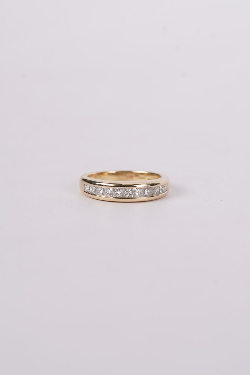 ETTX- 14KY 4.30g 1.00ctw Diamond Channel Set Stackable Band (size 5.5)