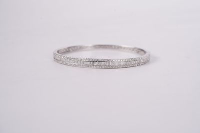 VLII- 14KW 14.80g 3.22ctw Baguette &amp; Round Diamond Bangle Bracelet