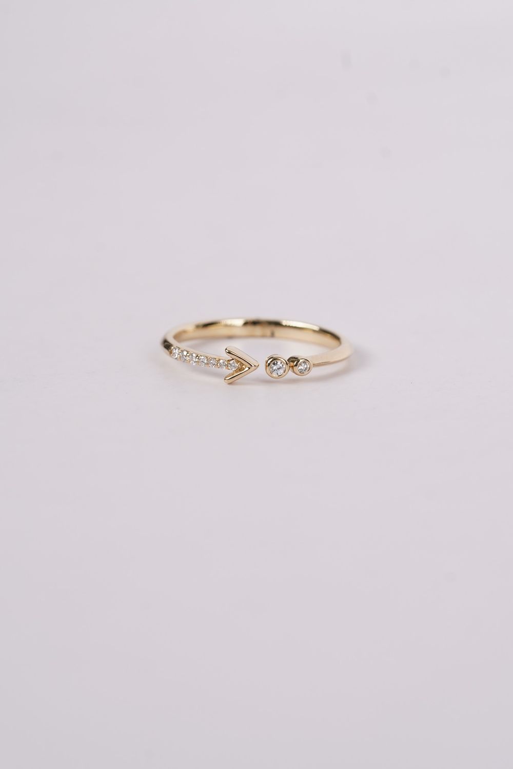 VBN- 14KY 1.60g .10ctw Diamond Arrow Open Fashion Ring (size 7)