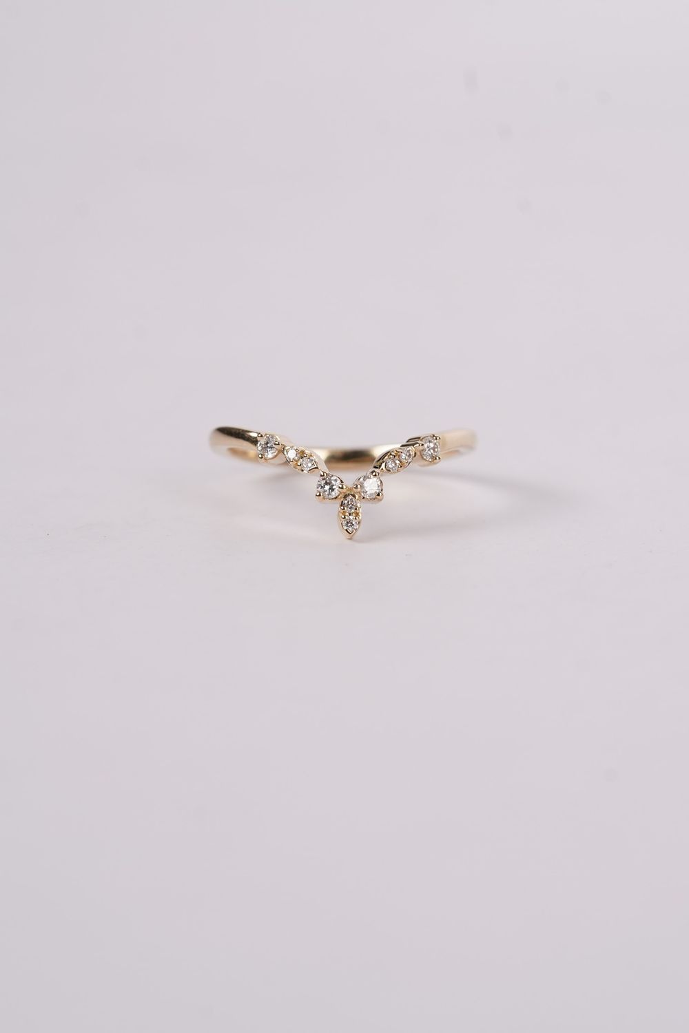 ARN- 14KY 2.20g .18ctw Diamond V-Band (size 7)