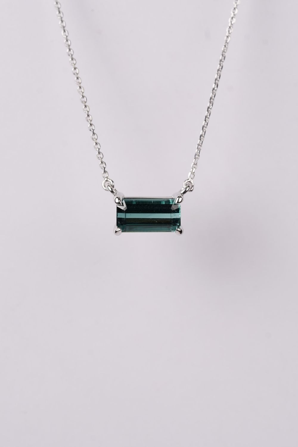 EERX- 14KW 3.31g 2.56ct Tourmaline Solitaire Necklace 16-18&quot;