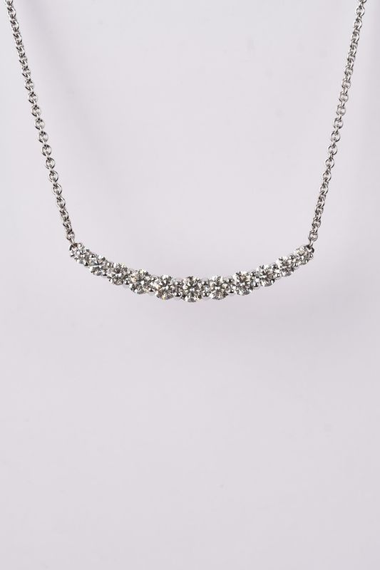 ARVE-14KW 6.8g 2.00ctw Curved Diamond Bar Necklace 18&quot;