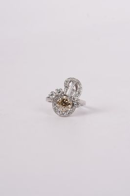NETT- Platinum 6.67g 2.00ctw (1.18ctr) YB/VS1 European Diamond Fashion Ring (size 6)