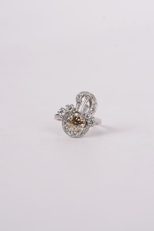 NETT- Platinum 6.67g 2.00ctw (1.18ctr) YB/VS1 European Diamond Fashion Ring (size 6)