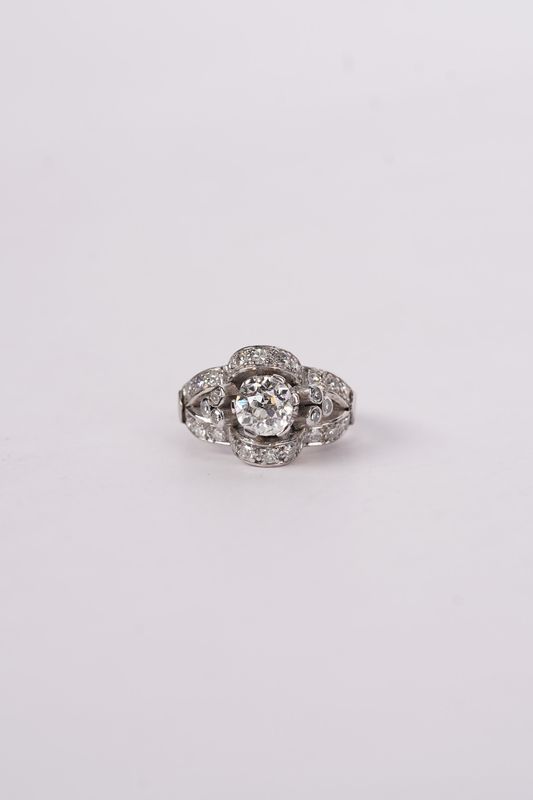 ADTT- 18KW 5.14g 1.43ctw (1.18ctr) H/I1 Old European Cut Diamond Vintage Ring (size  4.5)