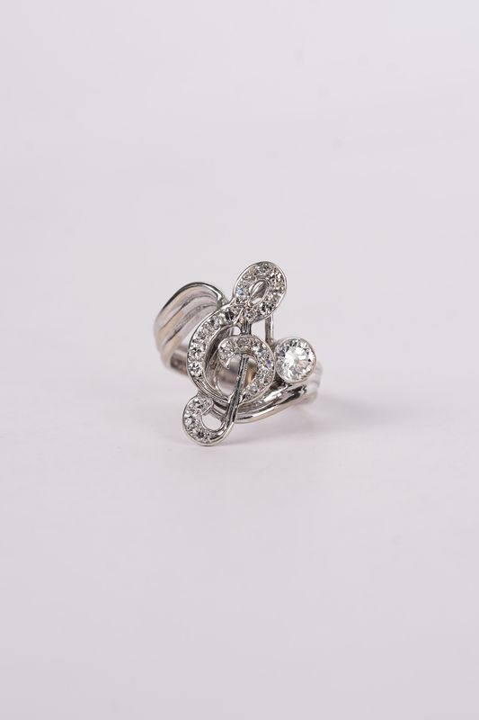 ITTX- 14KW 7.35g .77ctw (.47ctr) Vintage Diamond Ring (size 6.5)