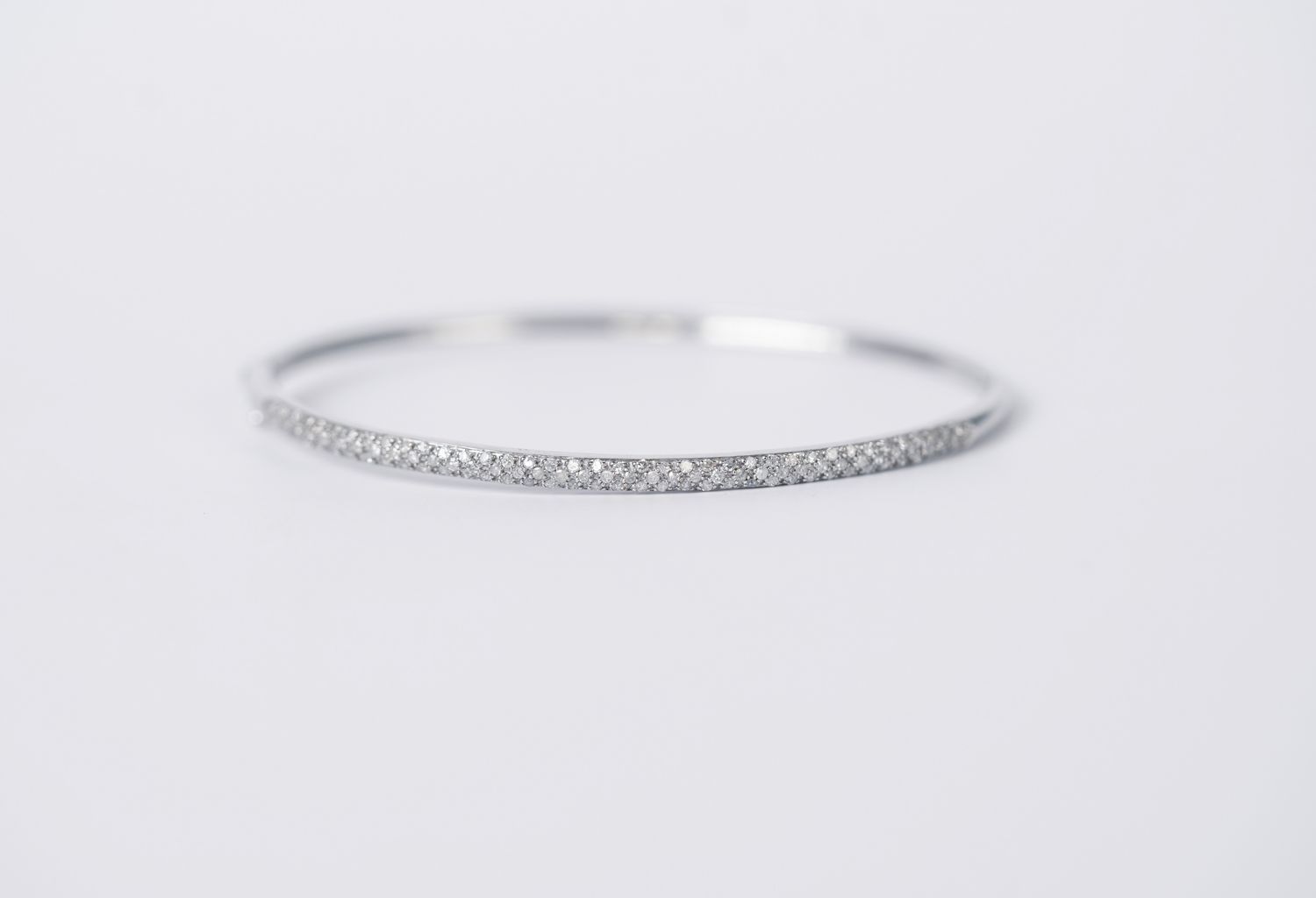 DET- 14KW 6.95g 1.40ctw Diamond Pave Open Bangle Bracelet