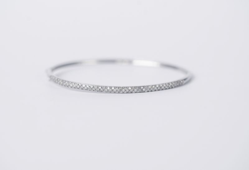 DET- 14KW 6.95g 1.40ctw Diamond Pave Open Bangle Bracelet