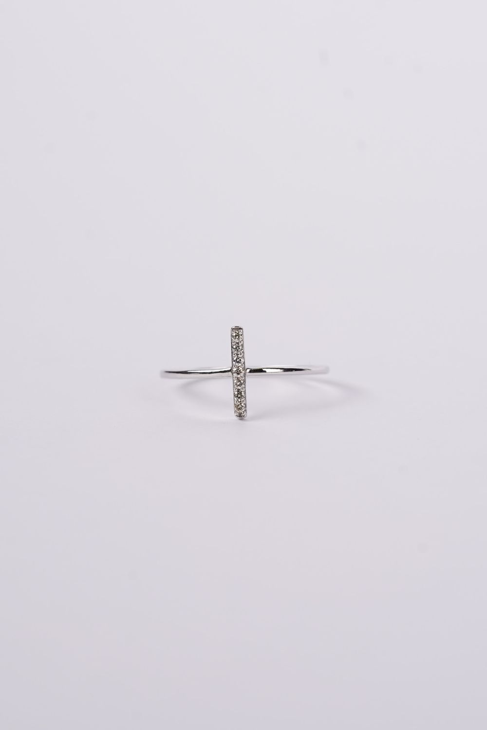 VTT- 14KW .88g .05ctw Diamond Bar Fashion Ring (size 7)