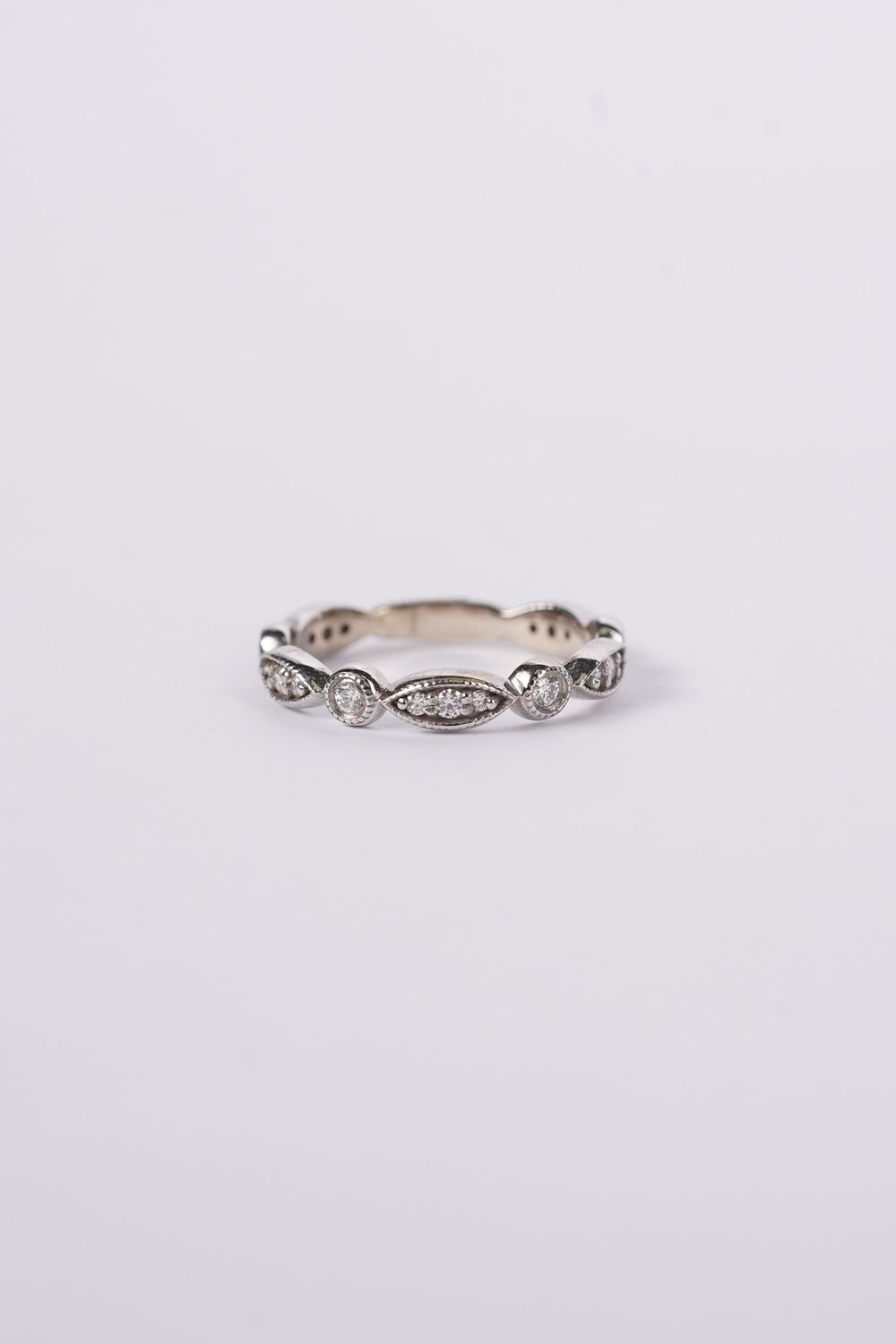 DAT- 14KW 2.16g .27ctw Diamond Stackable Band (size 6)