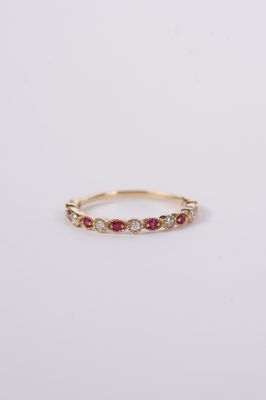 VVI- 14KY 1.47g .12ctw Diamond .16ctw Ruby Stackable Band (size 7.25)