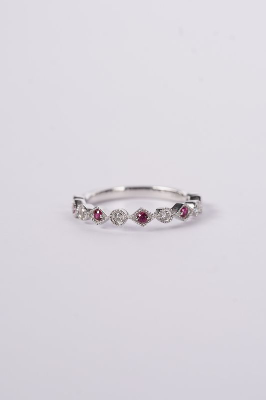 VIN-14KW 2.3g .12ctw Diamond .12ctw Ruby Stackable Band (size 7)