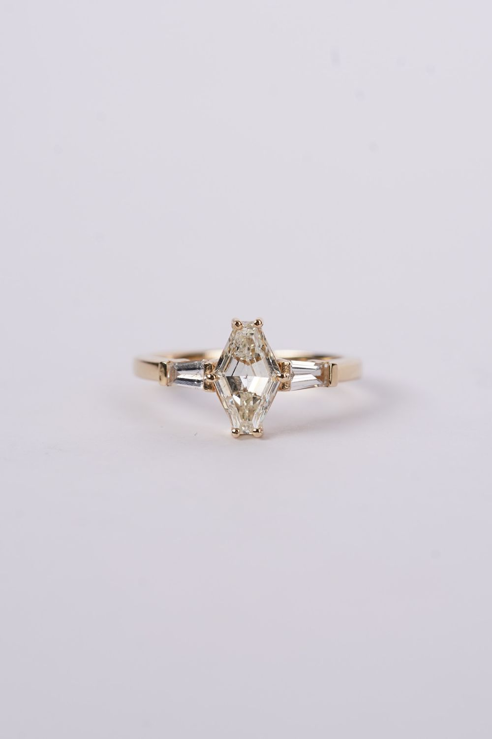 ETPT- 14KY 3.28g 1.75ctw (1.51ctr) K/VS2 Rhomboid Cut Diamond Engagement Ring (size 7)
