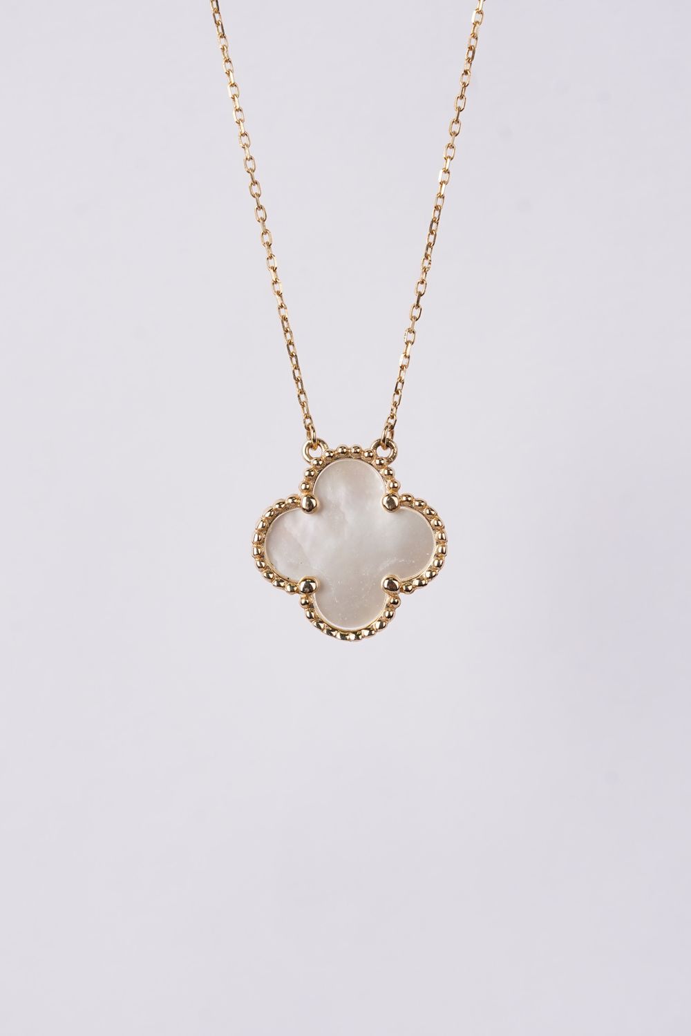AETX- 14KY 2.33g Mother of Pearl Alhambra Necklace 18&quot;
