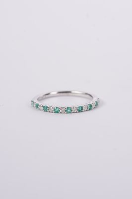 AVI- 14KW 1.9g .17ctw Diamond .18ctw Emerald Stackable Band (size 7)