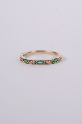 ATE-10KY 1.7g .07ctw Diamond .50ctw Emerald Stackable Band (size 7)