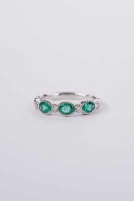 BLA- 18KW 2.69g .81ctw Emerald &amp; Diamond Stackable Band (size 6.5)