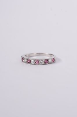 RNI- 14KW 2.3g .27ctw Diamond .30ctw Sapphire Stackable Band (size 6)