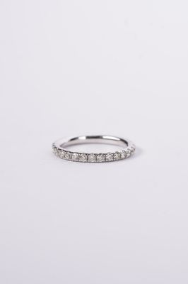 DTT- 14KW 2.81g .60ctw Diamond Shared Prong Stackable Band (size 7)