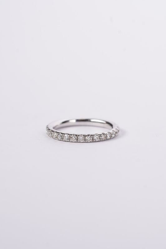 DTT- 14KW 2.81g .60ctw Diamond Shared Prong Stackable Band (size 7)