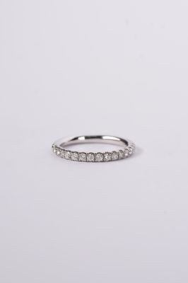 NII- 14KW 3.00g .43ctw Diamond Shared Prong Stackable Band (size 7.25)