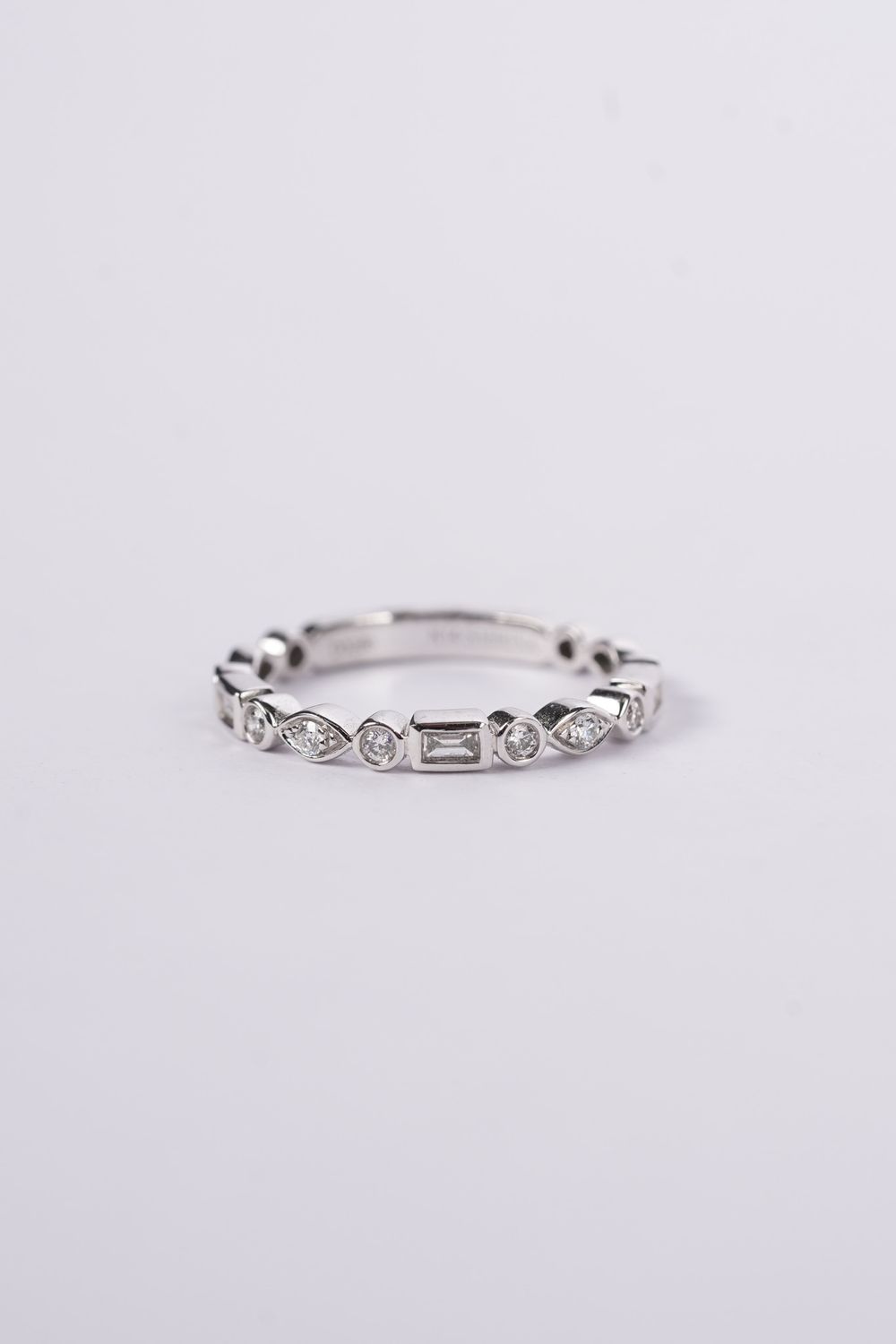 EET- 14KW 2.07g .29ctw Diamond Stackable Band (size 6.75)