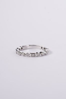 EET- 14KW 2.07g .29ctw Diamond Stackable Band (size 6.75)