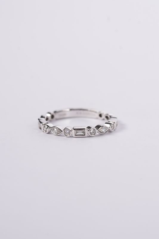 EET- 14KW 2.07g .29ctw Diamond Stackable Band (size 6.75)