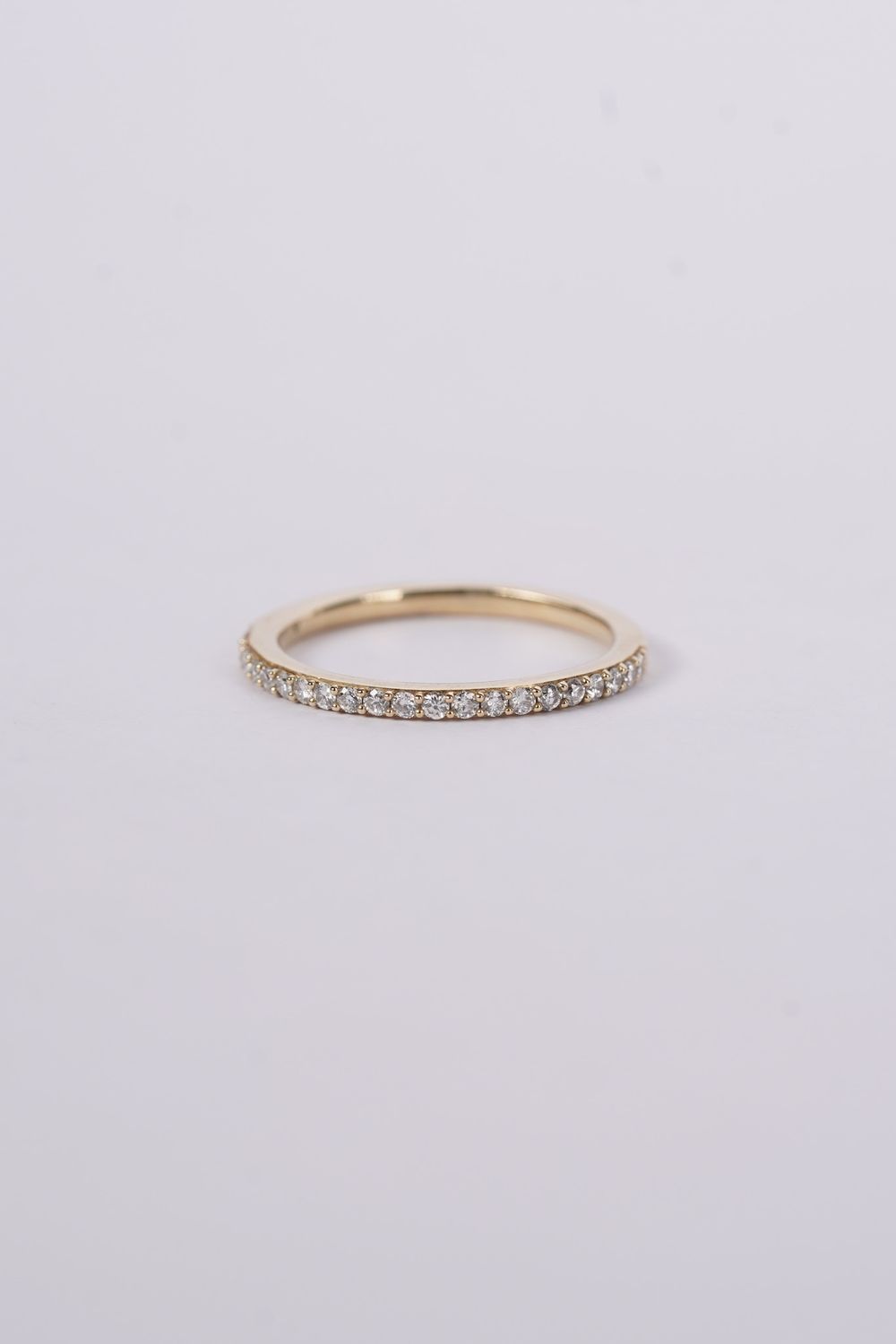 AAN- 14KY 1.8g .27ctw Diamond Shared Prong Stackable Band (size 7.25)