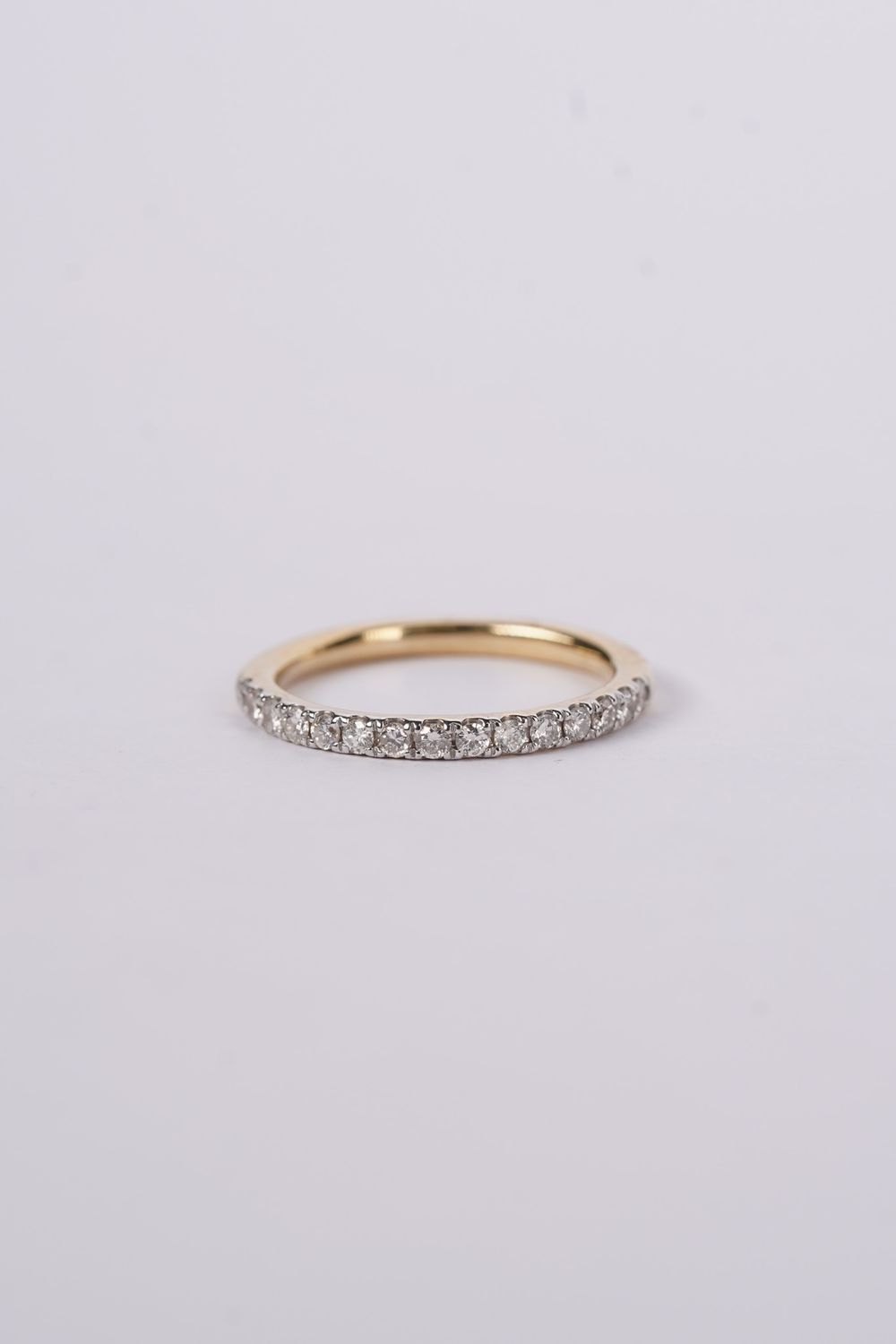 NEI- 14KY 2.6g .42ctw Diamond Shared Prong Stackable Band (size 7)