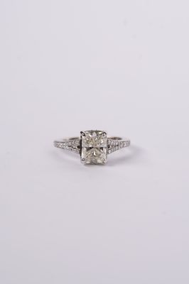 RLTTX- 14KW 4.46g 2.30ctw (2.00ctr) J/SI2 GIA Radiant Diamond Engagement Ring (size 4.5)
