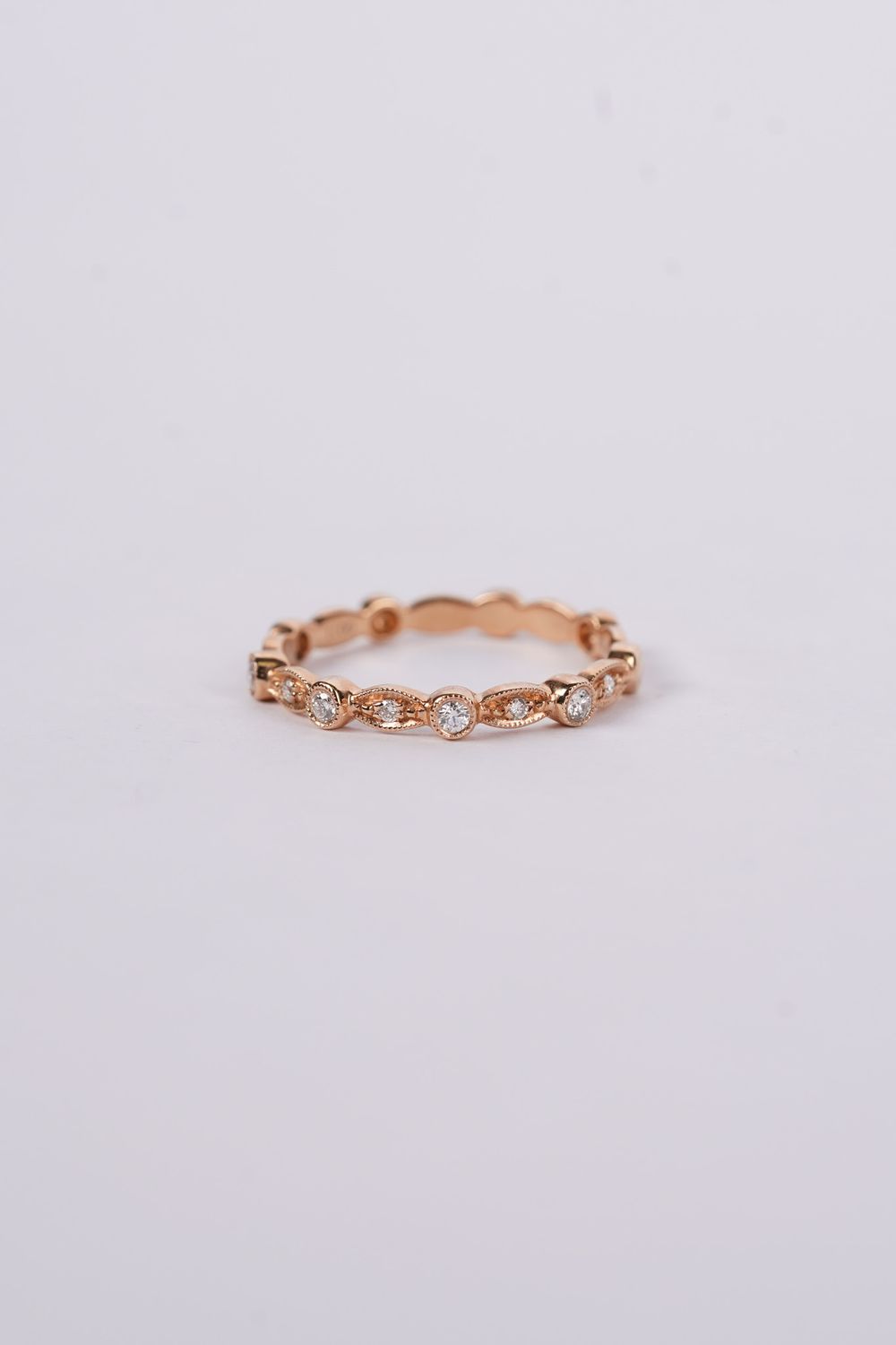 NET- 18KR 1.89g .11ctw Diamond Stackable Band (size 6.5)