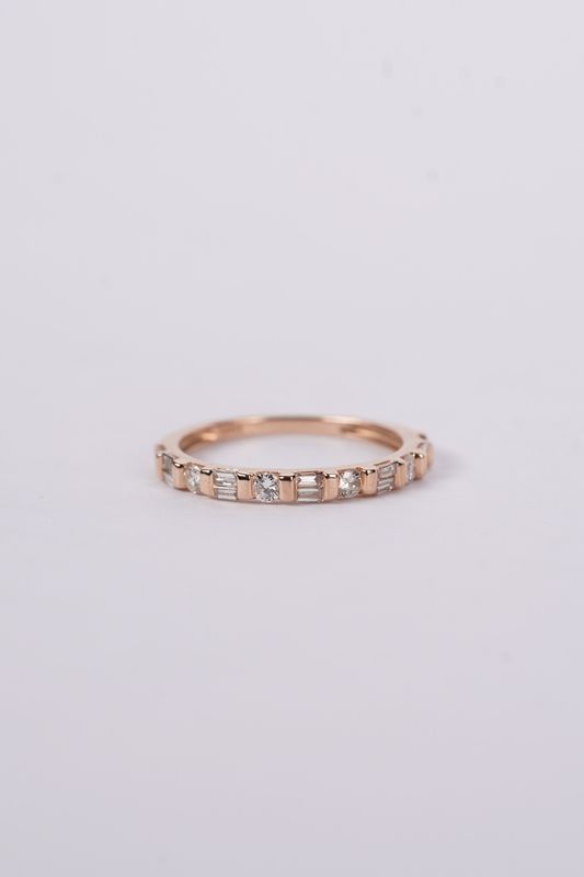 14KR 1.7g .52ctw Diamond Stackable Band (size 7)